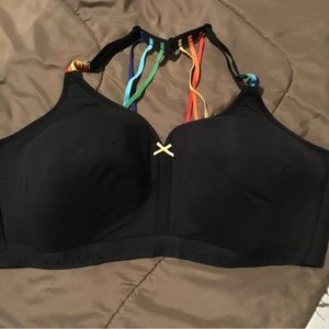 Cacique bra size  50DDD
